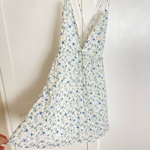 Isabelle’s cabinet flower dress